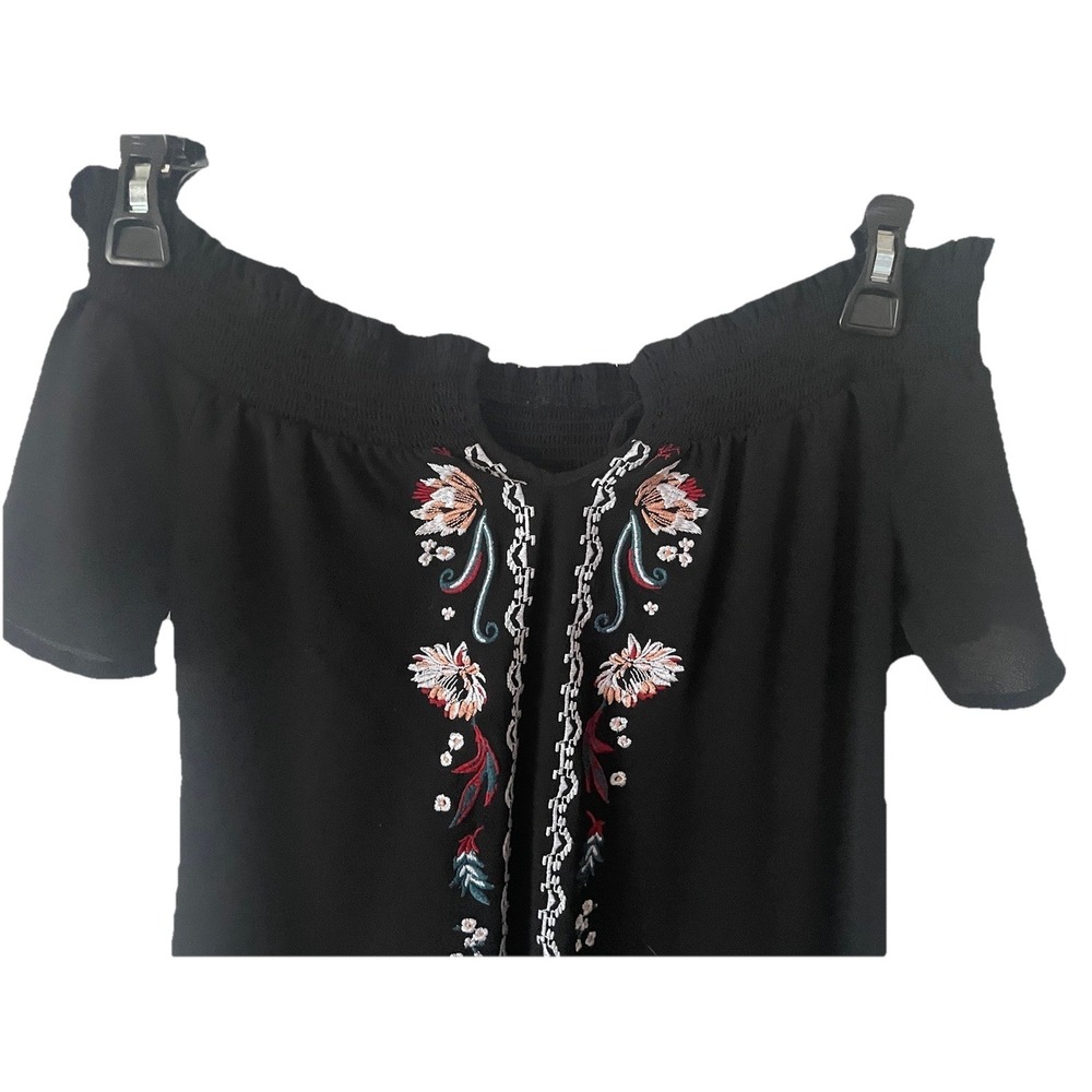 Love Fire XS Black Off Shoulder Embroidered Boho Mini Dress Floral Ruffle Hem - Picture 4 of 8